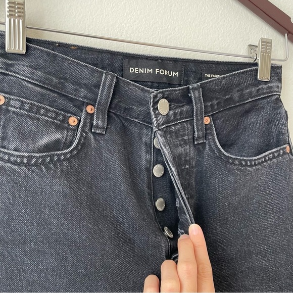 Aritzia Denim Forum The Farrah Hi Rise Wide Leg Jean in Black Eyeliner
Size 24 - Picture 9 of 13